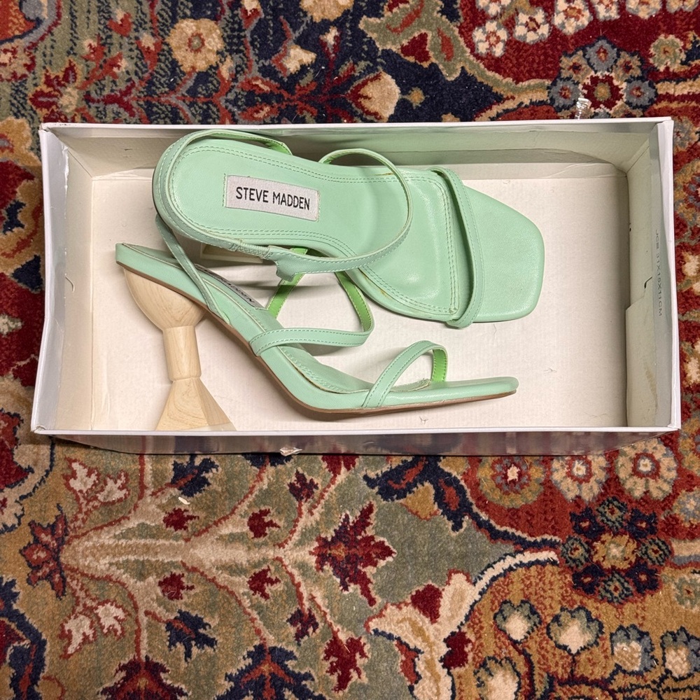 Steve Madden Mint Green Strappy Heels – Size 7 | Minimal & Trendy